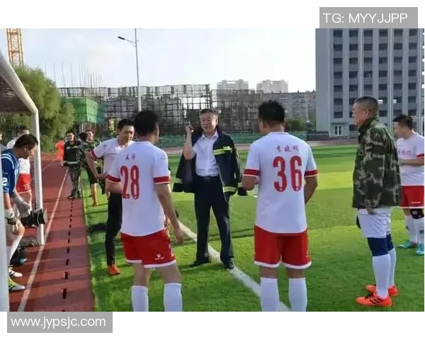 深圳足球队荣登足球团队协作排行榜第一名展现卓越团队精神与实力 深圳足球队荣登足球团队协作排行榜第一名展现卓越团队精神与实力