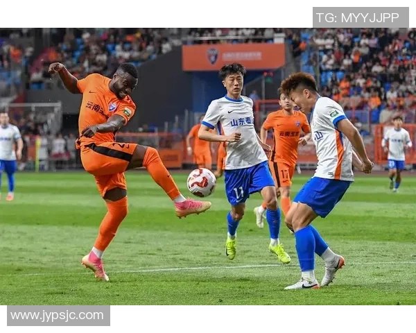 足球明星泰叙昆的传奇之路与辉煌成就解析 足球明星泰叙昆的传奇之路与辉煌成就解析