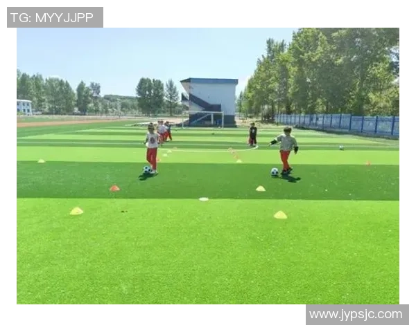 攀岩联赛点评：重庆飞盘队的团队协作表现